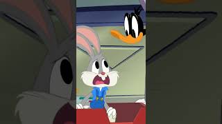 Un attacco di merendine 🍎🧃  Bugs Bunny Builders 🇮🇹  shorts  WBKidsItaliano​ [upl. by Osmond437]