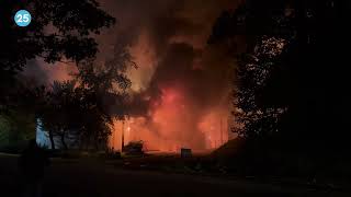 Ens  Grote brand verwoest schuren aan de Zwijnsweg [upl. by Okiram]