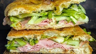 Focaccia Crunch fatta in casa con mortadella e puntarelle [upl. by Lundberg]