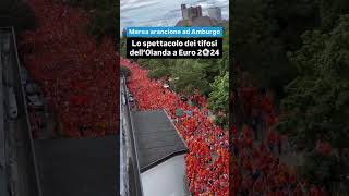 Euro 2024 marea arancione festa dei tifosi dell’Olanda tra le strade di Amburgo [upl. by Yeltihw506]