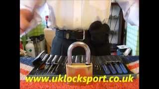 Single Pin Picking A TriCircle 266 Brass Padlock wwwuklockspportcoukk [upl. by Eelyk426]