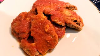 CHULETAS DE CERDO DESHUESADAS EN TOMATE Boneless pork chops in tomato sauce [upl. by Airotal]