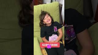 MI SOBRINA ESCONDE ALGO MISTERIOSO en EL BOLSO 🤔😮 [upl. by Lleoj]