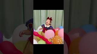 My little Snow White is enjoying the romance of balloons👸🏻👸🏻🎈🎈baby shortscute [upl. by Kohn]