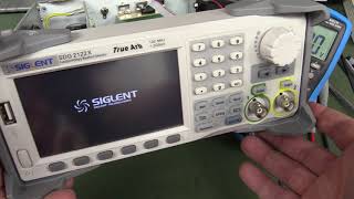 Siglent Signal Generator FAIL [upl. by Hgeilhsa]