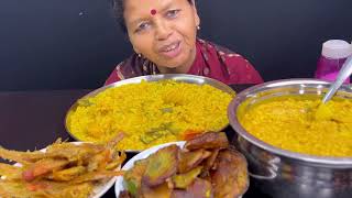 BIGBITES EATING VEGETABLE KHICHDI WITH FISH FRY AND POTATO FRY ।। [upl. by Neeham]