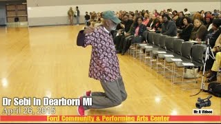 DR SEBI FALLS ON HIS KNEES AT 81 YEARS OLD [upl. by Ier71]