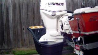 Evinrude etec 90 2011 model cold startup in flushing tank [upl. by Mommy]