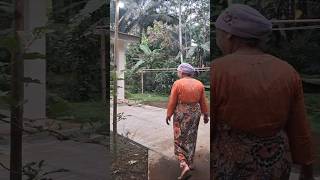 mbah uti due villa dusun😂lucu short ytshorts viralvideo funny [upl. by Wynne]