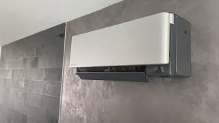 Installation dune climatisation DAIKIN STYLISH [upl. by Ru]