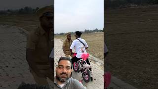 Challan katay ga 😱😜🤣 comedy surajroxfunnyvibeo funny vikramfunny fun surajroxfunnyvide [upl. by Adle]