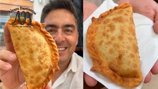 Las mejores EMPANADAS FRITAS de la Capital de Chile  Aquí pura calidad  Álvaro Barrientos [upl. by Luci]