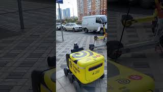 Yandex delivery robot moscowrussia moscow robot deliveryrobot russiatoday yandex [upl. by Klement]