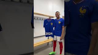 Kylian Mbappé présente le maillot bleu shorts [upl. by Assisi]