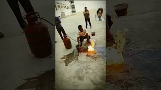 Gas cylinder se Hui teen janon ki maut [upl. by Llednov876]