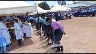 CRAZY liturgical dance by students of Karumaru Day secondary school inIl Igembe Meru county [upl. by Chlo]