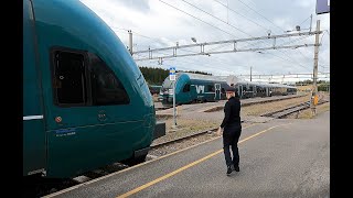 Kryssing på Eina stasjon in norwegian [upl. by Leaper549]