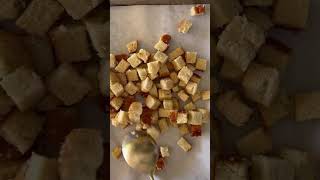 Easy Homemade Crispy Croutons [upl. by Cathryn570]