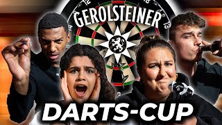 Wer trifft das Bullseye Zwei Teams ein Cup und null Ahnung  Gerolsteiner Darts Cup [upl. by Picker]