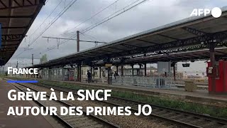 Grève SNCF autour des primes JO mardi difficile dans le RER et les trains de banlieue  AFP [upl. by Nirehs]