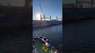 Tug boat Unmooring operation ship bulk carrier 190 meters shorts [upl. by Artur]