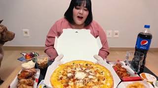 Mukban Yang Soo bin eating pizza and fried chicken [upl. by Yraccaz788]