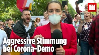 CoronaDemo in Berlin BILD Reporterin wird von Demonstranten umzingelt [upl. by Nero]