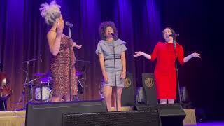 POSTMODERN JUKEBOX Perform SAY YOULL BE THERE Spice Girls Cover the Ladies of PMJ at Plaza Orlando [upl. by Butterfield]