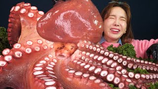 Mukbang ASMR 레전드 16KG 역대급 초대왕 문어 먹방🐙 16KG Biggest Octopus Eatingshow realsound Ssoyoung [upl. by Jala]