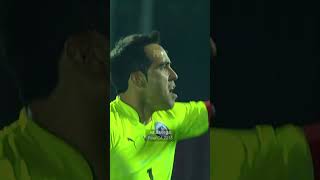 Claudio Bravo penales atajados seleccionchilena [upl. by Alyworth729]