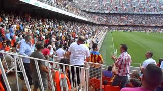 Manolo el del Bombo en Mestalla [upl. by Worrad]