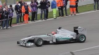 Michael Schumacher im F1 startet in Richtung Nordschleife [upl. by Sandler]