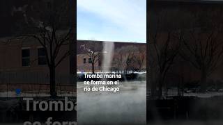 Así se formó una tromba marina en el lago de Chicago [upl. by Annoeik167]