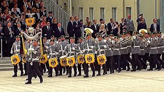 Regimentsgruß Marsch WachbataillonMusikkorps der Bundeswehr  Feierliches Gelöbnis 2019 [upl. by Glynda]