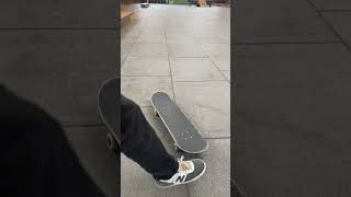 Tricktip 101 Sådan Laver Du En Shuvit  Shoveit på Skateboard skateboarding howtoskateboard [upl. by Fortune76]