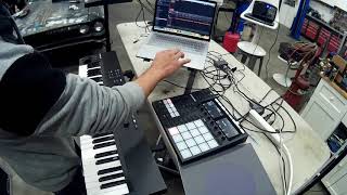 Komplete Kontrol A61 Review And Basic Idea Building In Maschine [upl. by Dukie]