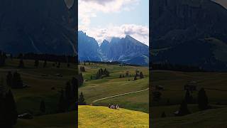 Die Seiser Alm in den Dolomiten in Südtirol [upl. by Ycnej]