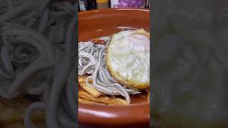 Hoy unas angulas sucedáneas con huevo fritos y patatas con guindillas [upl. by Anahtor]