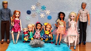 2023 Happy New Year Elsa amp Anna toddlers  Barbie  gifts  games  countdown [upl. by Araiet]