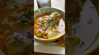 Khao Soi in Bangkok thaifood thailand [upl. by Heger]