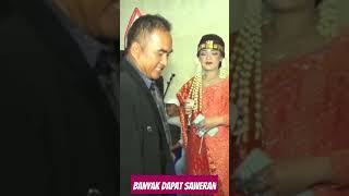 Pengantin ganteng dan cantik nyanyi dengan senyumanlagu dongan matua jadi Banyak dapat saweran [upl. by Melissa]