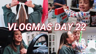 VLOGMAS DAY 22  working in Los Angeles lastminute Christmas shopping amp more [upl. by Soulier38]