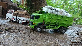 TRUK OLENG Dump Truk Hino 500 Caryy picUp D12 Kirim 30 Ton Beras dan Logistik Kedesa Terpencil [upl. by Bala]