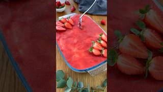 Erdbeer tiramisu food cooking fouryou recipe tiramisu gâteau reels recettefacile [upl. by Sibylla]