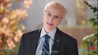 SNL‘s Hillary Clinton Literally Turns Into Bernie Sanders [upl. by Courtland]