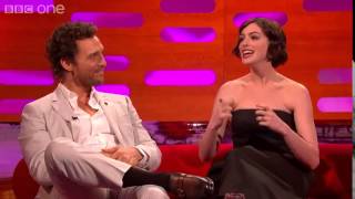 Alla Hathaway piace McConaughey  The Graham Norton Show SUB ITA [upl. by Hsatan]