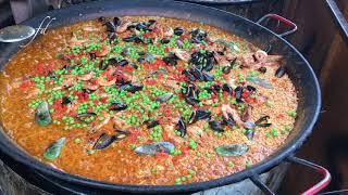 BEST PAELLA  SPANISH STREET FOOD  Authentic SPANISH Paella At Portobello Market In London [upl. by Aneem]