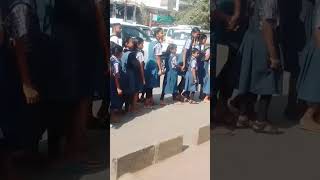 Vapi railway station karhiya sada school ke Bache or bachi [upl. by Burkhard]