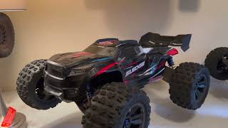 Traxxas Sledge VS Arrma Kraton  Which One To Buy [upl. by Akoyn]