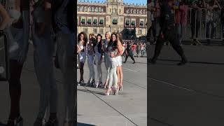 Miss Universe Puerto Rico Jennifer Colón modelando en el Zócalo alf missuniverse zocalo [upl. by Cale]